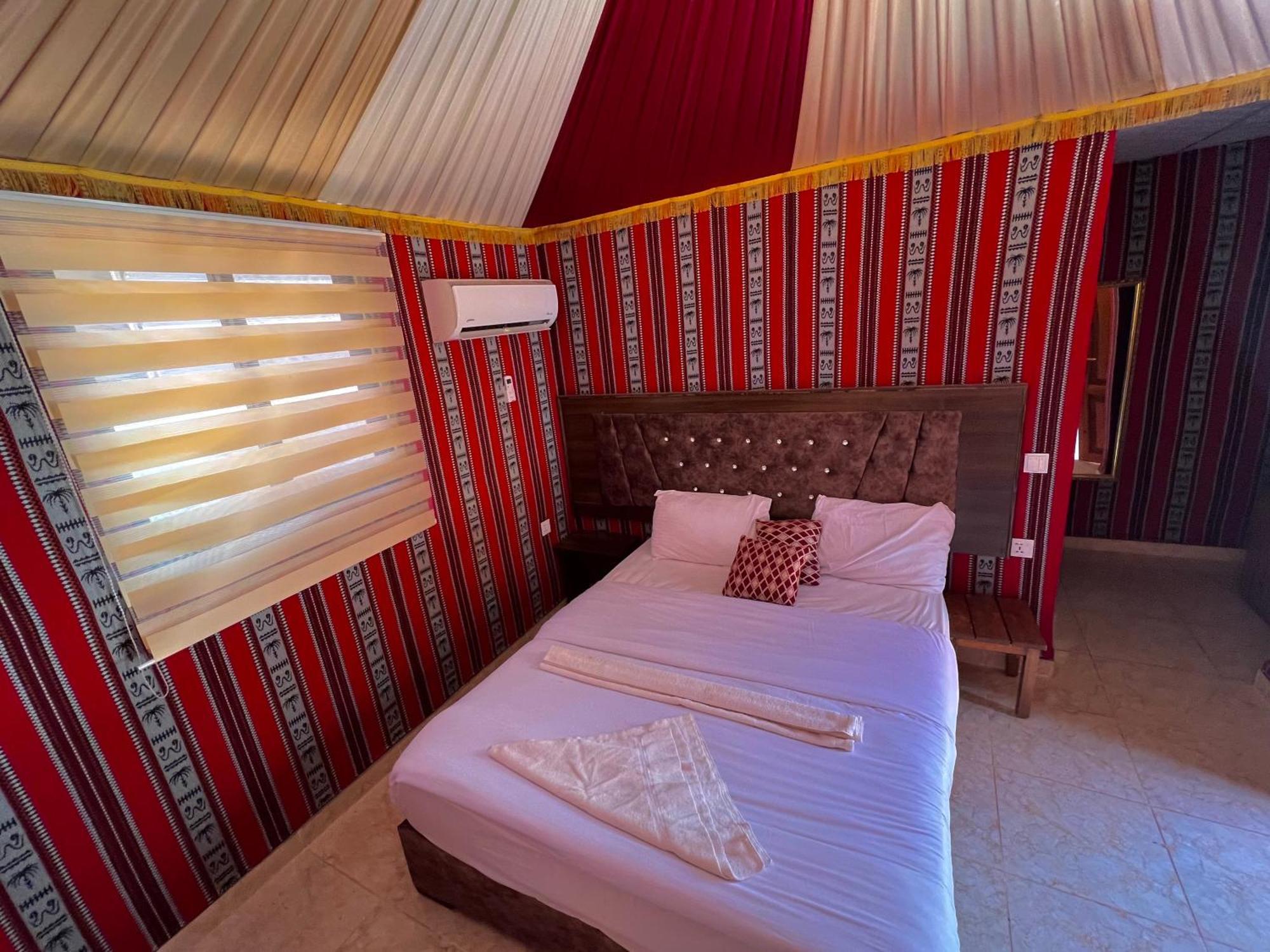 Angelina Wadi Rum Camp Ngoại thất bức ảnh