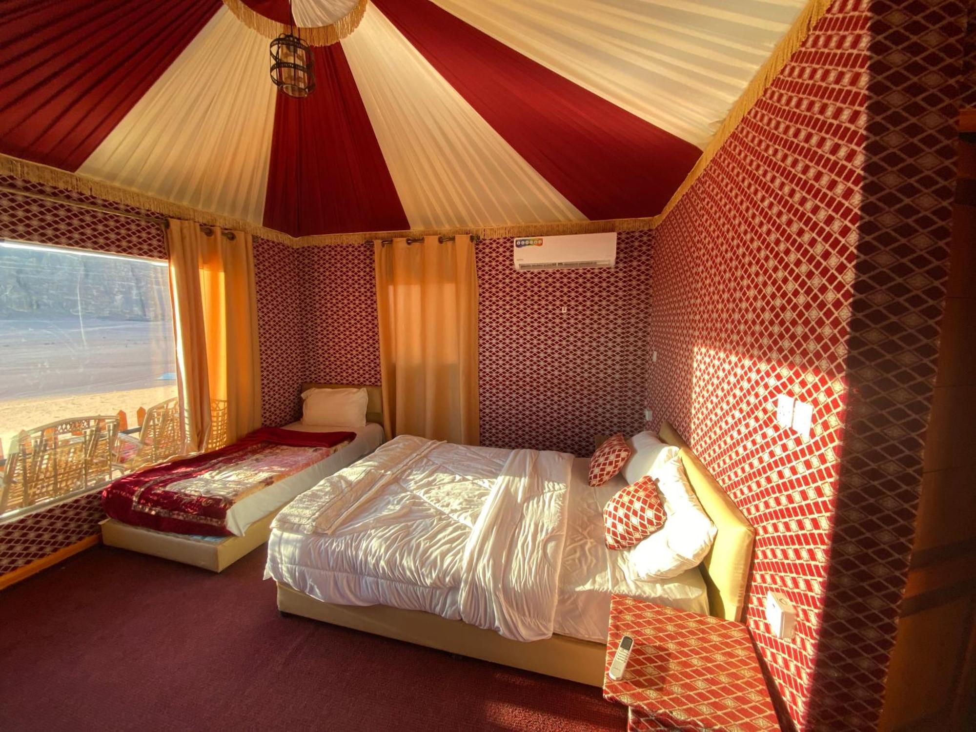 Angelina Wadi Rum Camp Ngoại thất bức ảnh