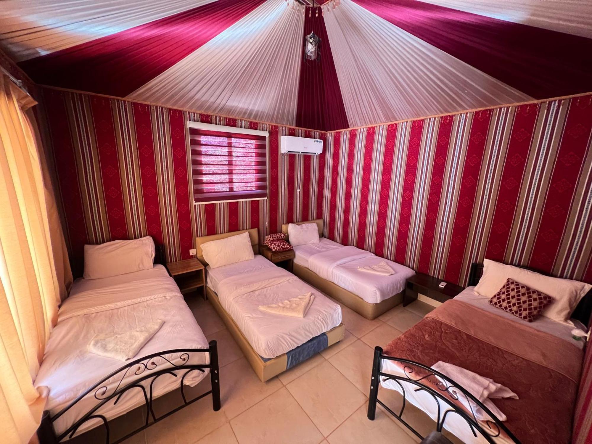 Angelina Wadi Rum Camp Ngoại thất bức ảnh